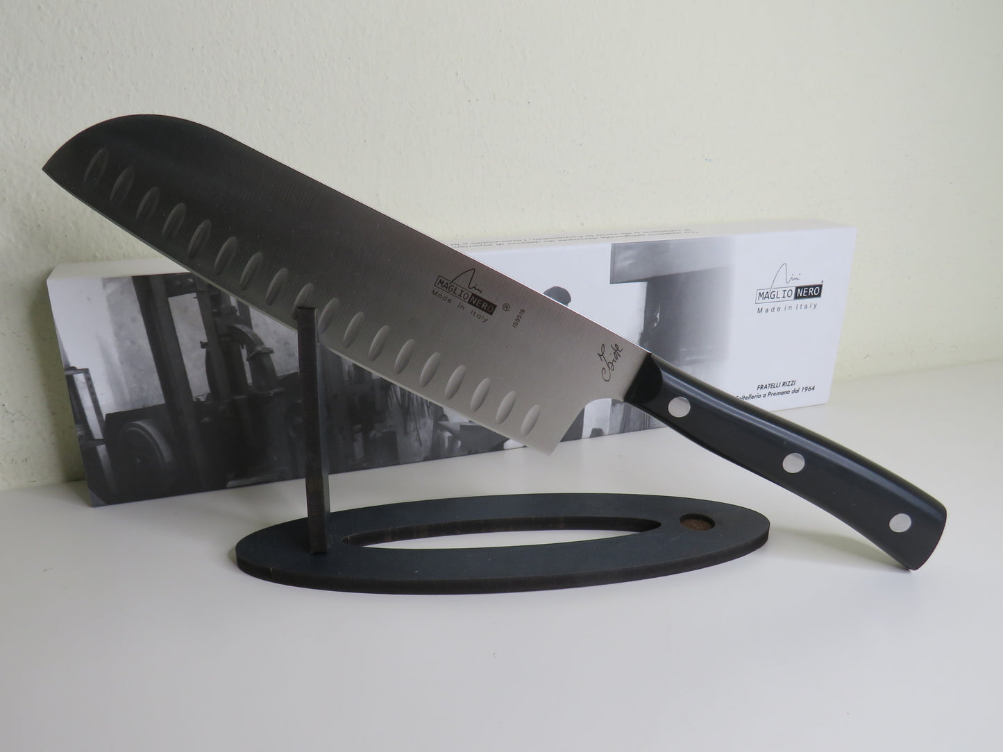 Coltello Santoku lama 19 cm. alveolare UV 5519 by Maglio Nero