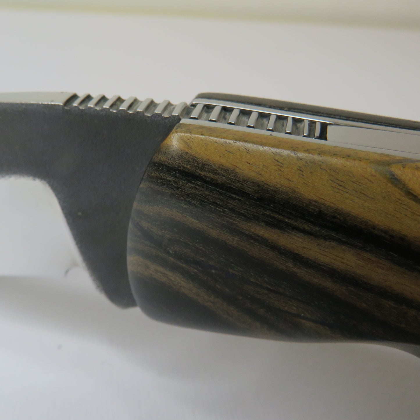 Coltello a serramanico Le Chasseur Ebony Royal by Citadel