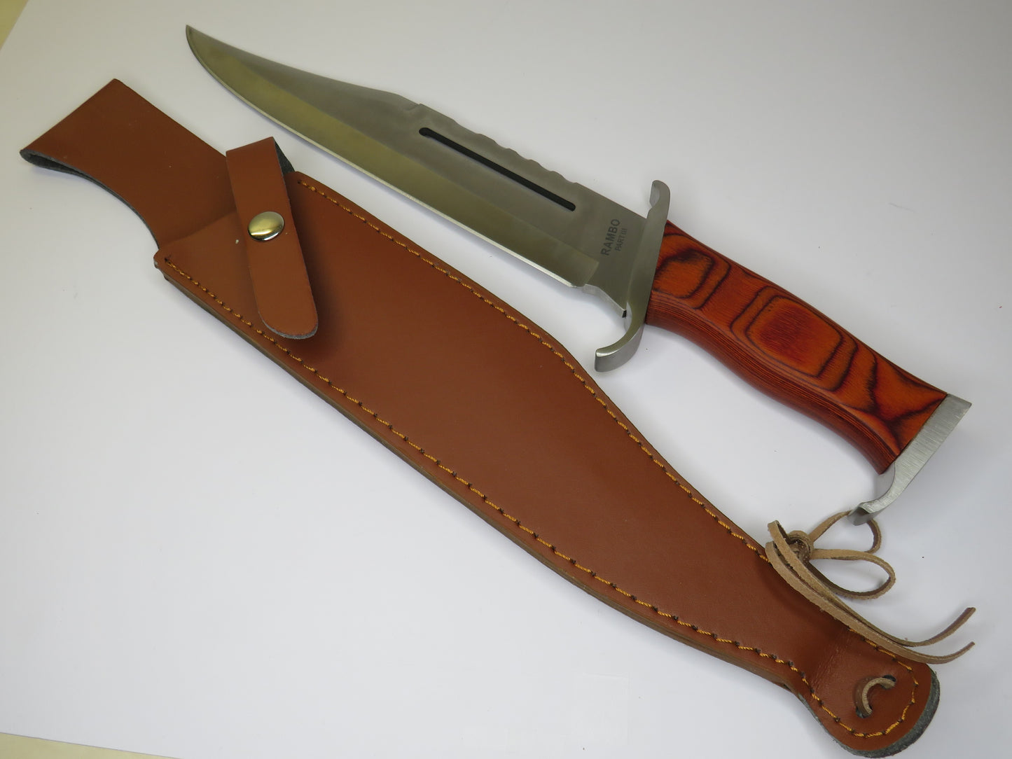 Coltello a lama fissa Rambo 3 by Sharps Cutlery