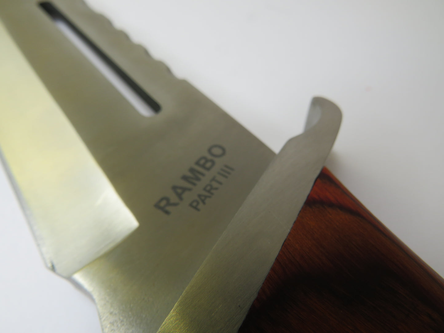 Coltello a lama fissa Rambo 3 by Sharps Cutlery