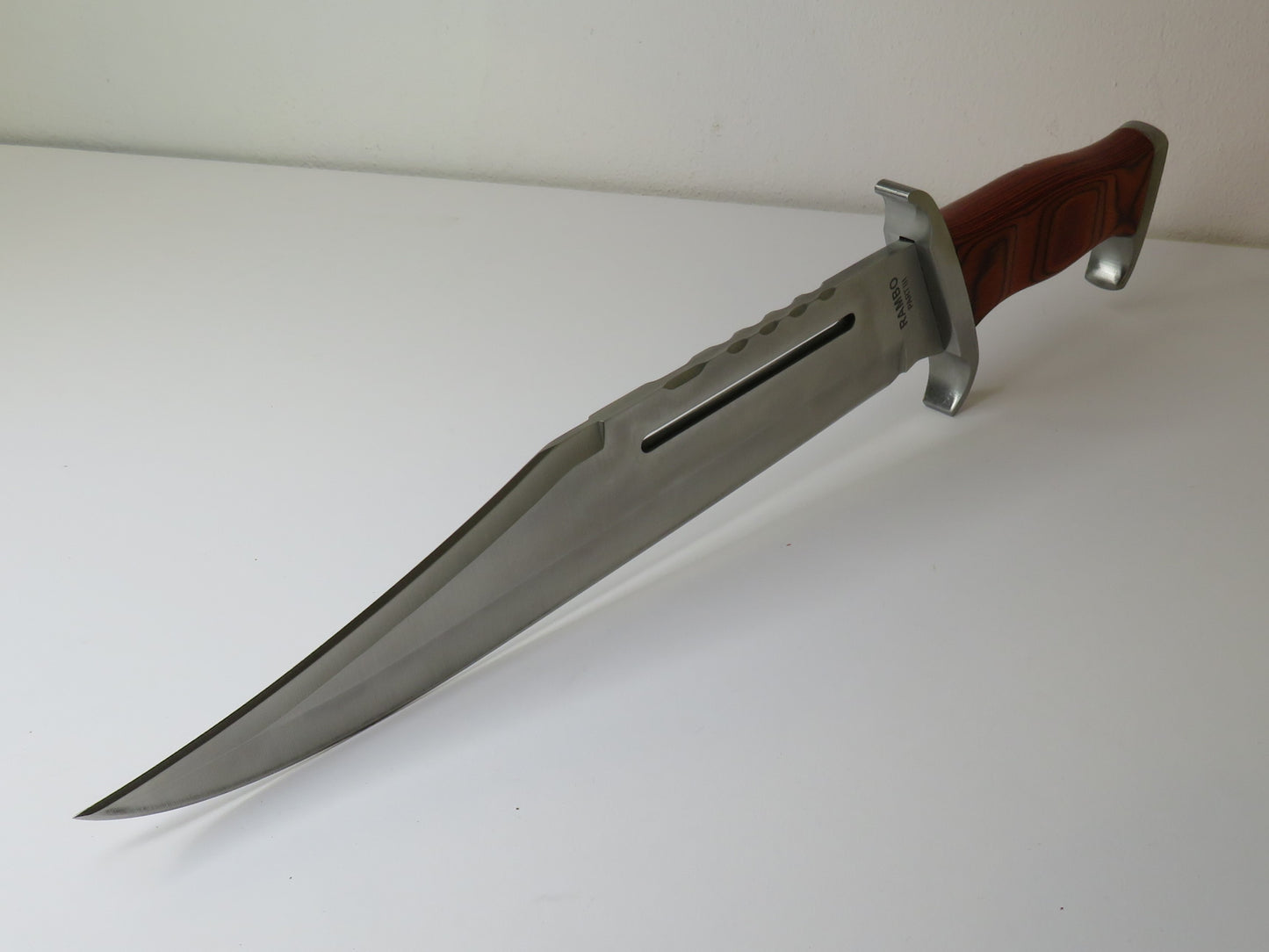 Coltello a lama fissa Rambo 3 by Sharps Cutlery