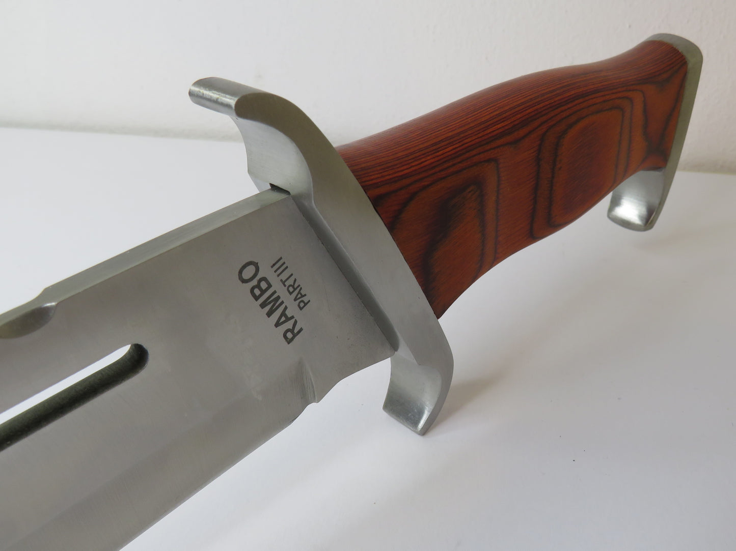 Coltello a lama fissa Rambo 3 by Sharps Cutlery