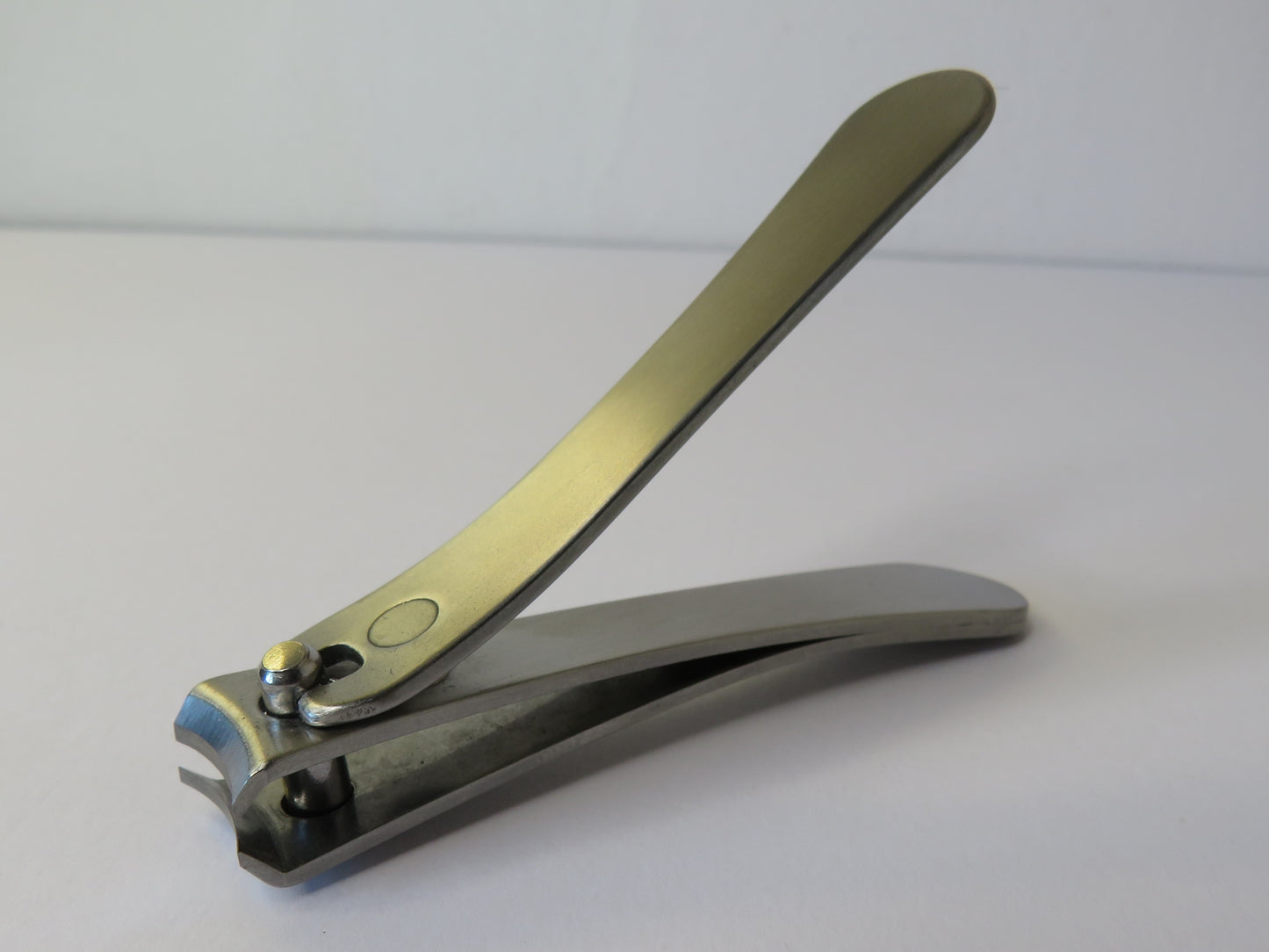 Tagliaunghie base grande by Pomoni