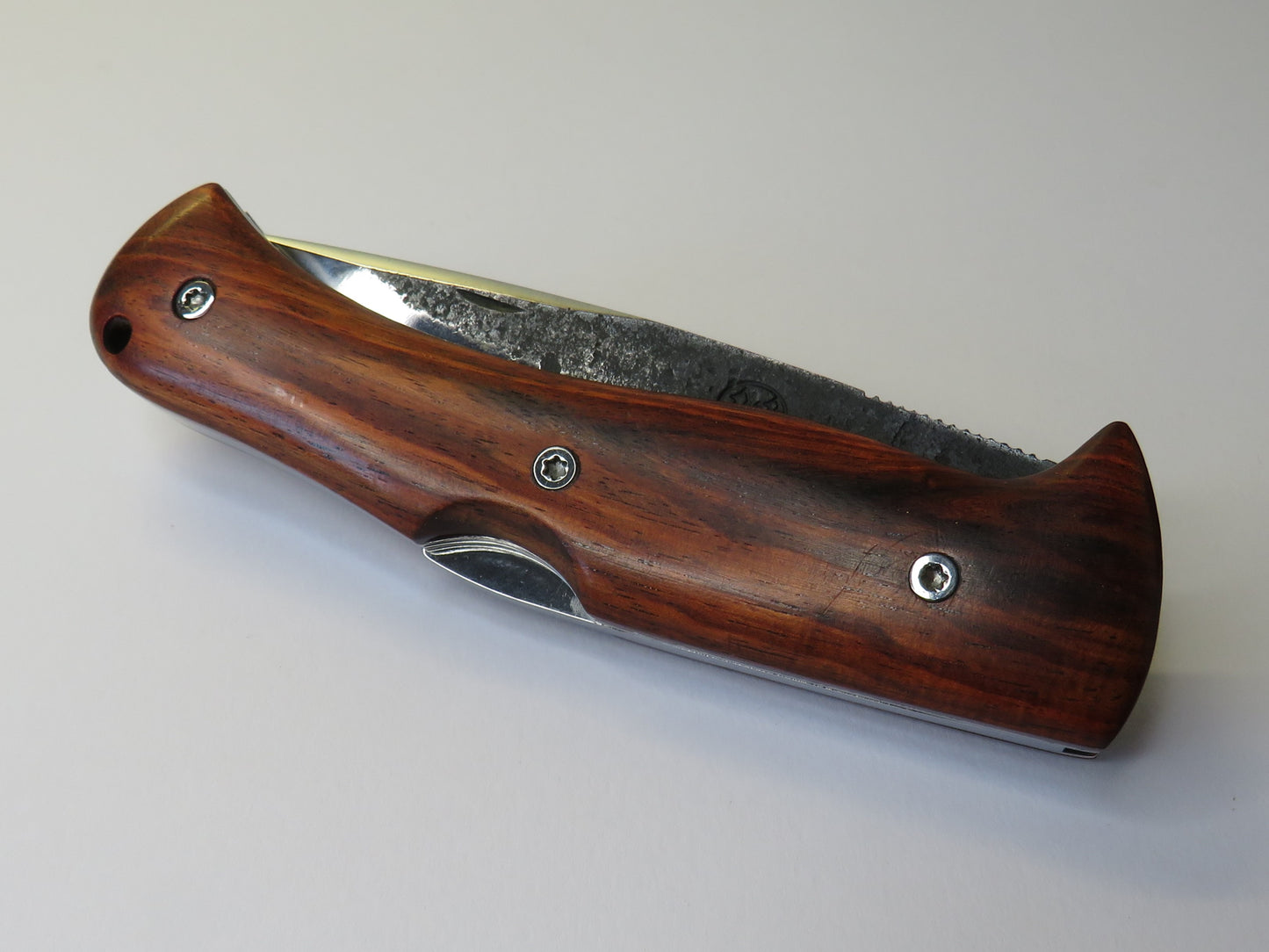 Coltello a serramanico Attila Rosewood by Citadel