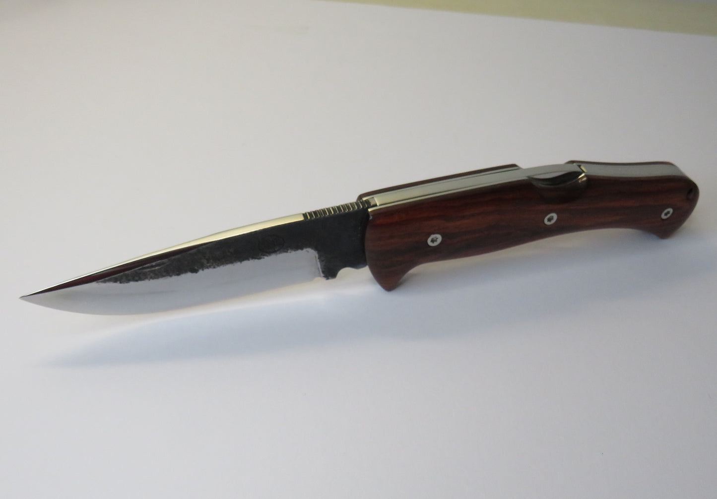 Coltello a serramanico Attila Rosewood by Citadel